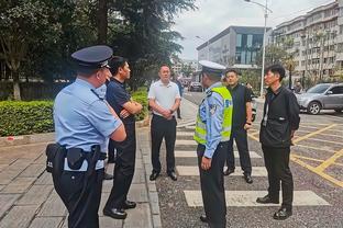 老将拉莫斯状态依旧神勇！连续两轮上演门线解围！